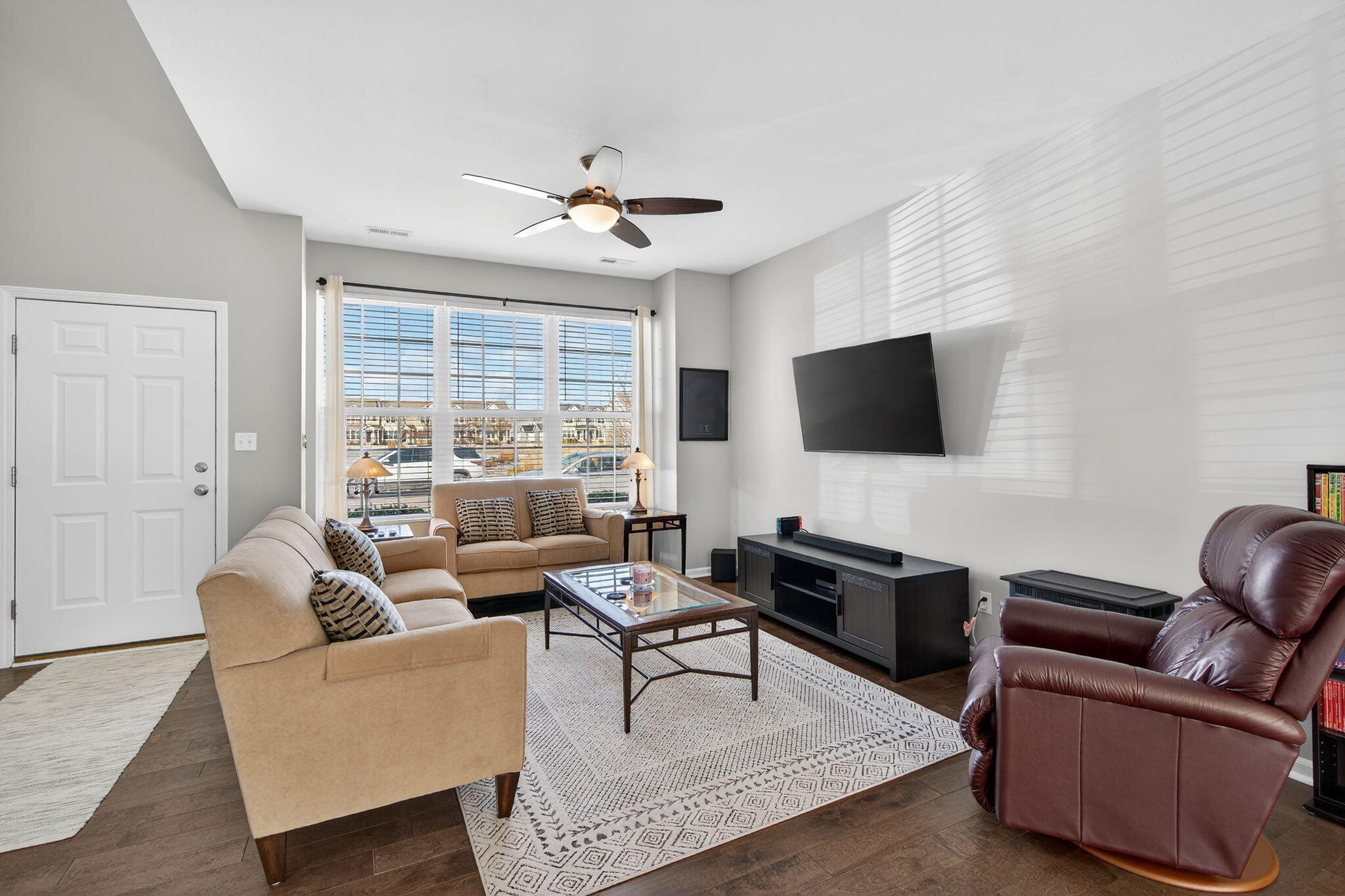 11405 Vermont Place Crown Point, IN 46307 - Photo 2 of 30 2048x1365