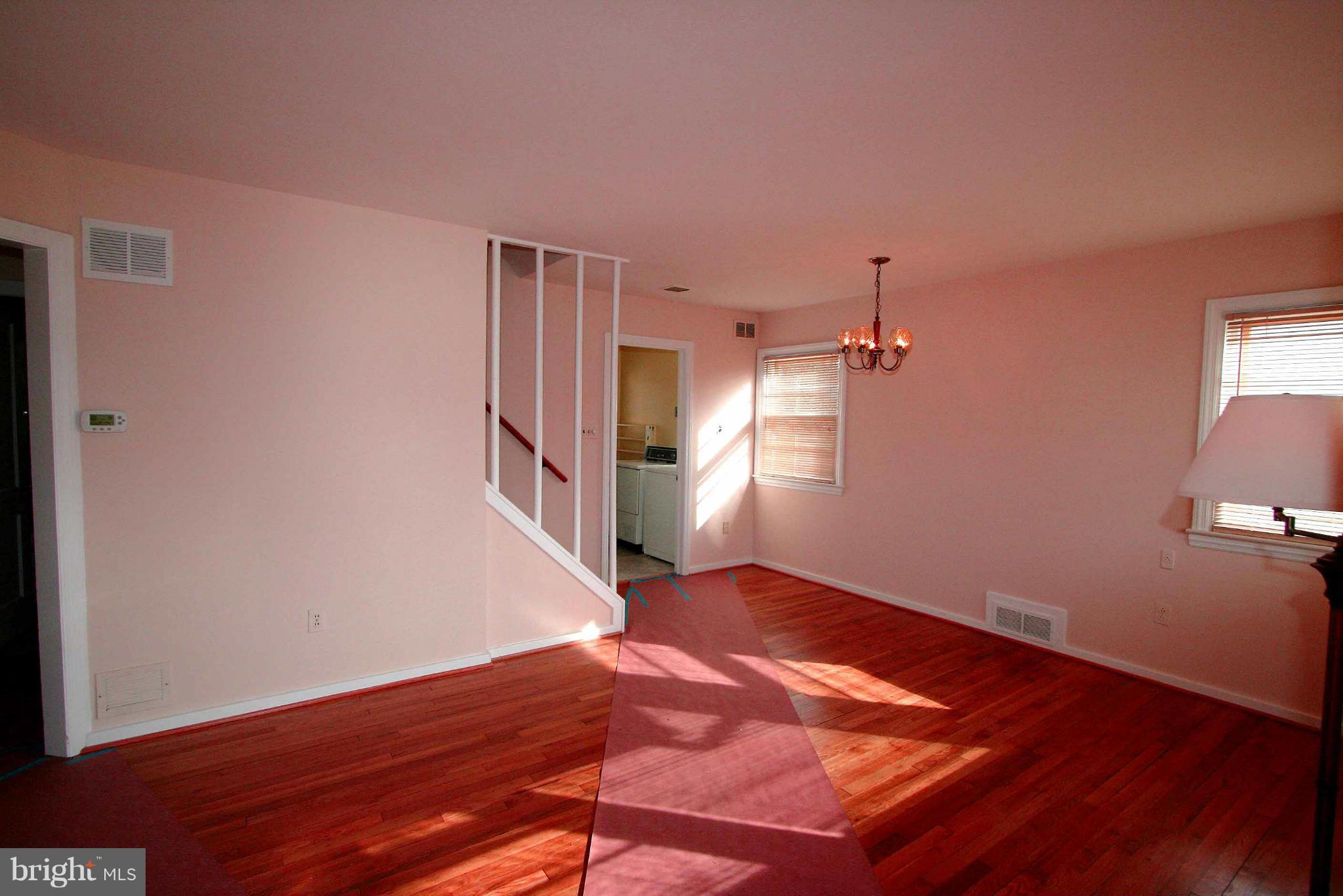 6927 Quander Road Alexandria, VA 22307 - Photo 3 of 16 Living Room