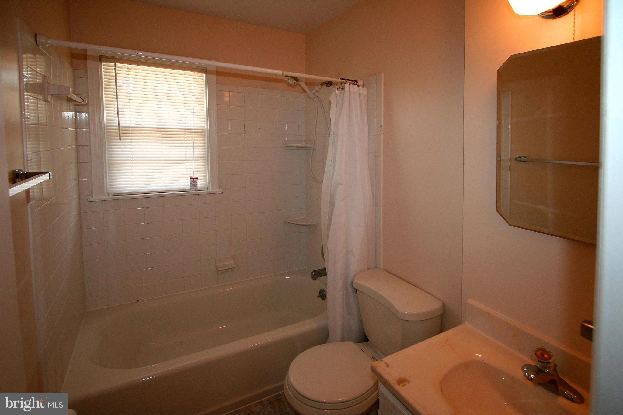 6927 Quander Road Alexandria, VA 22307 - Photo 8 of 16 Bath