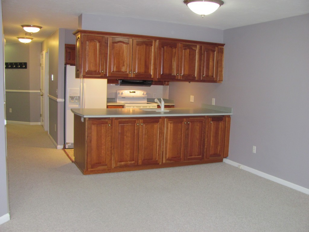 42 Pointe Rok Drive, Unit 42 Worcester, MA 01604 - Photo 3 of 27 Gallery Image 3