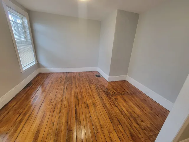 $2,250 | 312 Lake Avenue, Manchester, NH 03103