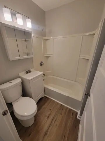 $2,250 | 312 Lake Avenue, Manchester, NH 03103