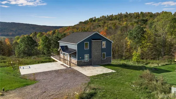 $660,000 | 5745 Bonn Way East, Great Valley, NY 14741