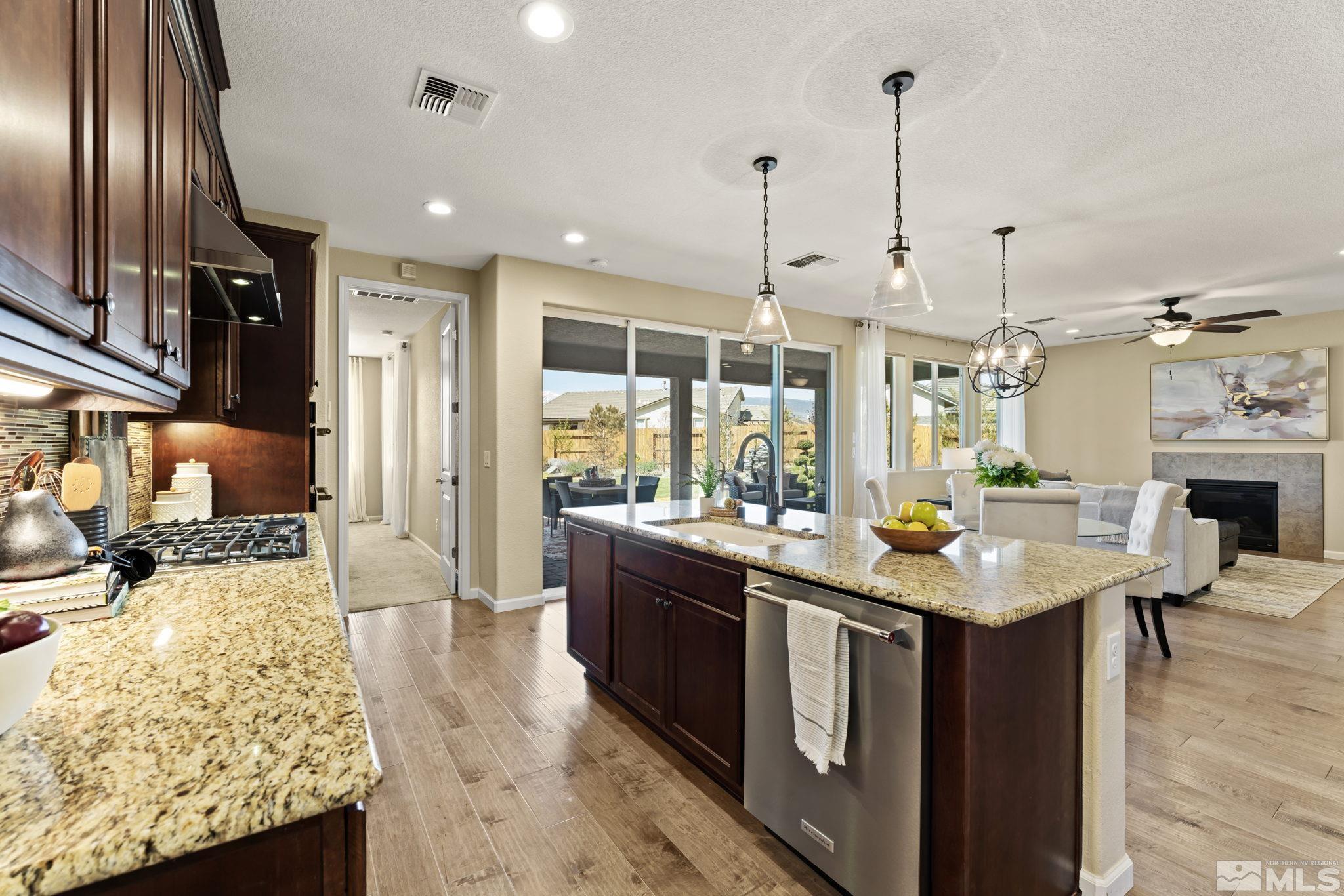 245 Gregorgio Ct. Reno, NV 89521 - Photo 8 of 40 Photo 8
