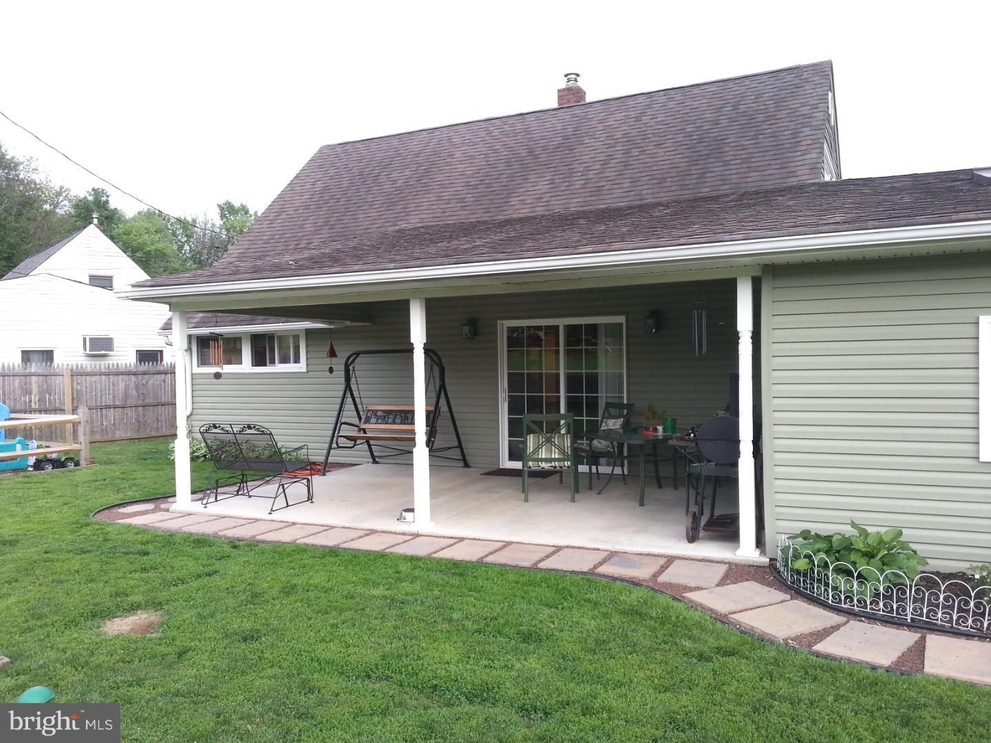 80 Ice Pond Road Levittown, PA 19057 - Photo 5 of 18 Patio