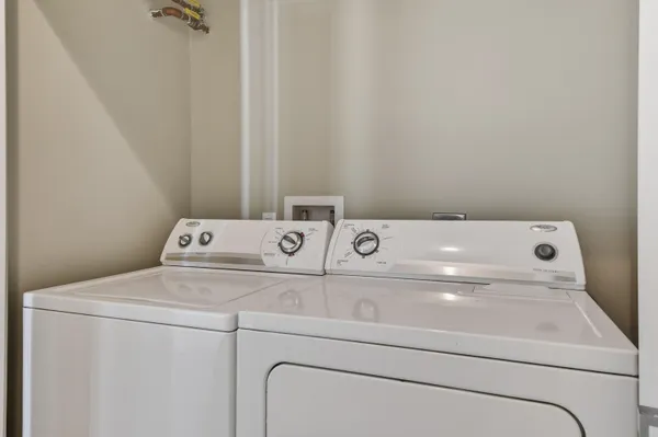 $4,250 | 550 Okeechobee Boulevard, Unit MPH07, West Palm Beach, FL 33401