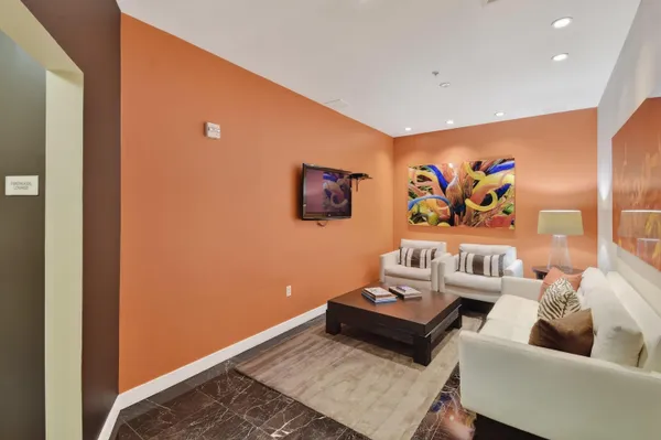 $4,250 | 550 Okeechobee Boulevard, Unit MPH07, West Palm Beach, FL 33401