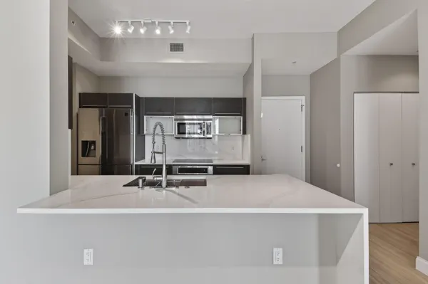 $4,250 | 550 Okeechobee Boulevard, Unit MPH07, West Palm Beach, FL 33401