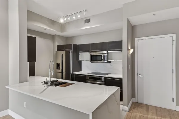 $4,250 | 550 Okeechobee Boulevard, Unit MPH07, West Palm Beach, FL 33401