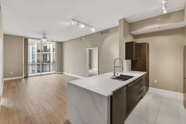 $4,250 | 550 Okeechobee Boulevard, Unit MPH07, West Palm Beach, FL 33401