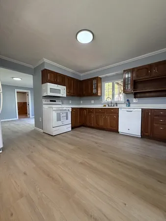 $1,700 | 326 North Main Street, Unit A, North Brookfield, MA 01535
