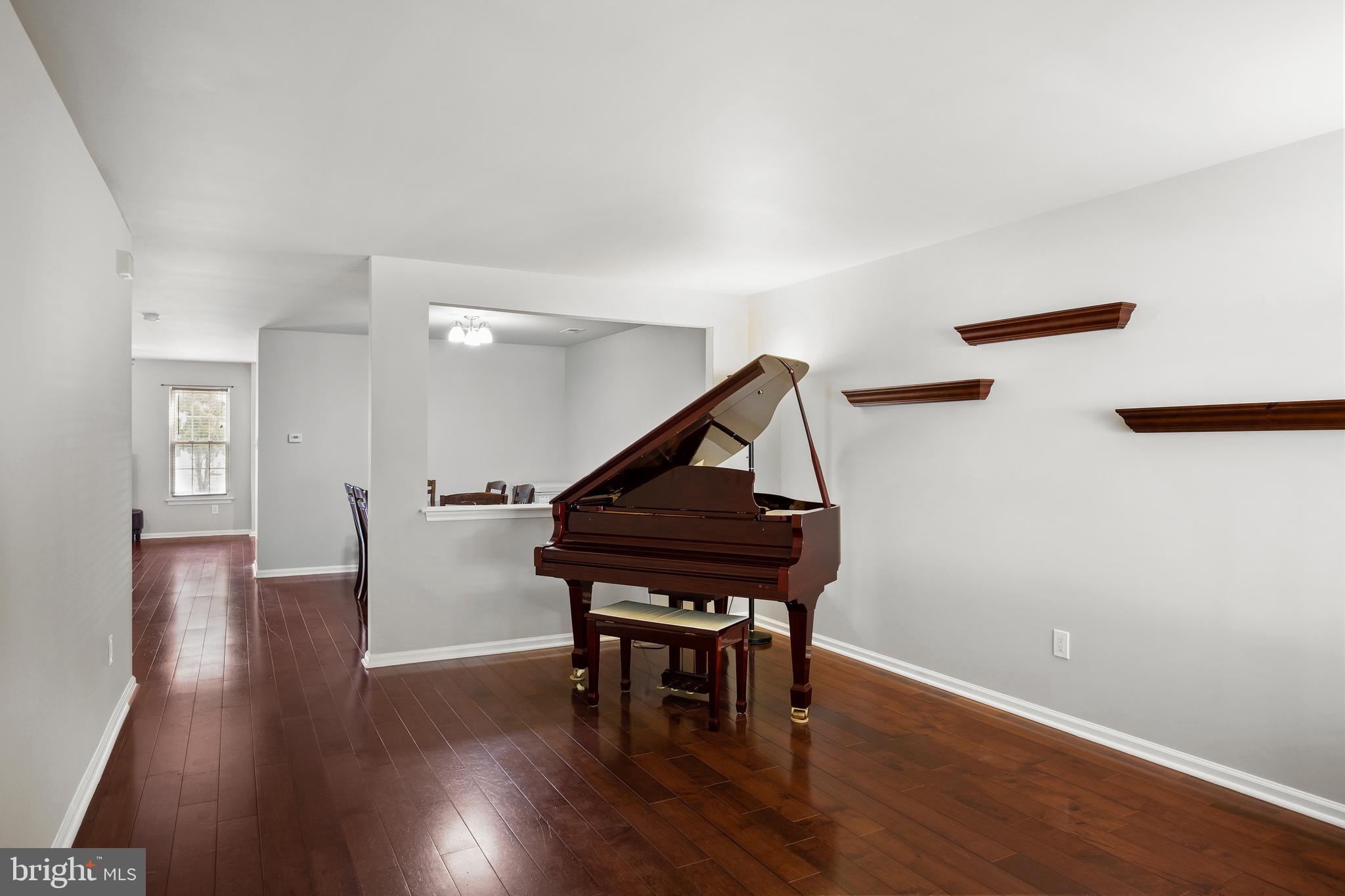 26 Stokes Road Mount Laurel, NJ 08054 - Photo 4 of 34 Living room