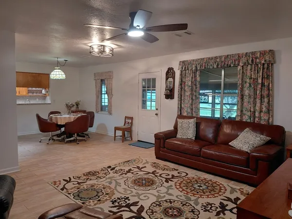 $229,000 | 1518 Avenue B, Danbury, TX 77534