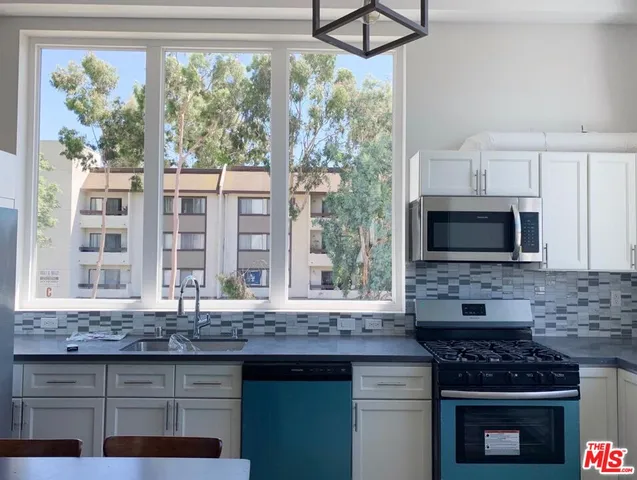 $5,750 | 1129 West 37th Street, Unit 2, Los Angeles, CA 90007