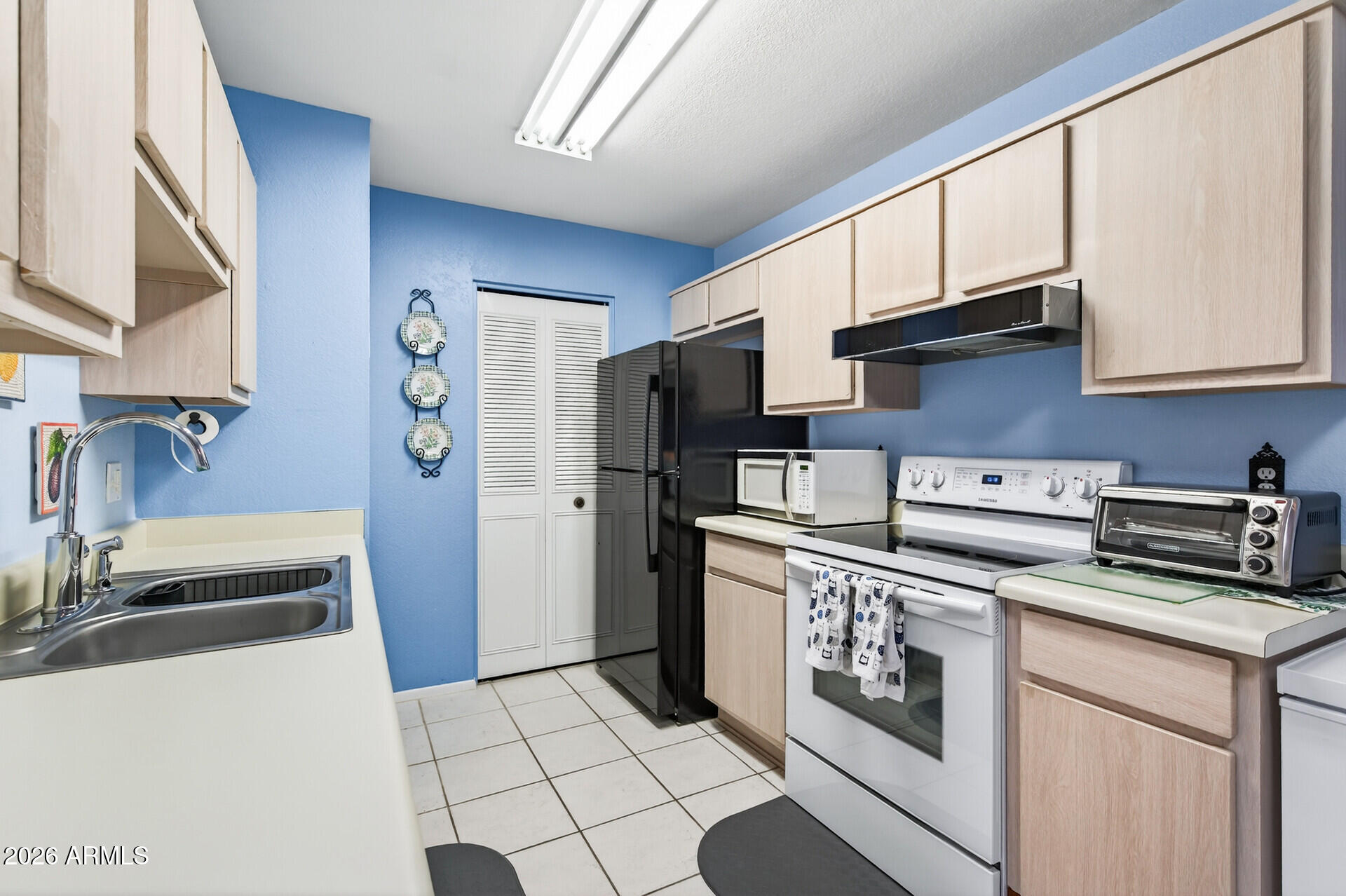 14300 West Bell Road, Unit 51 Surprise, AZ 85374 - Photo 9 of 21 18_14300_W_Bell_Unit_5118_mls