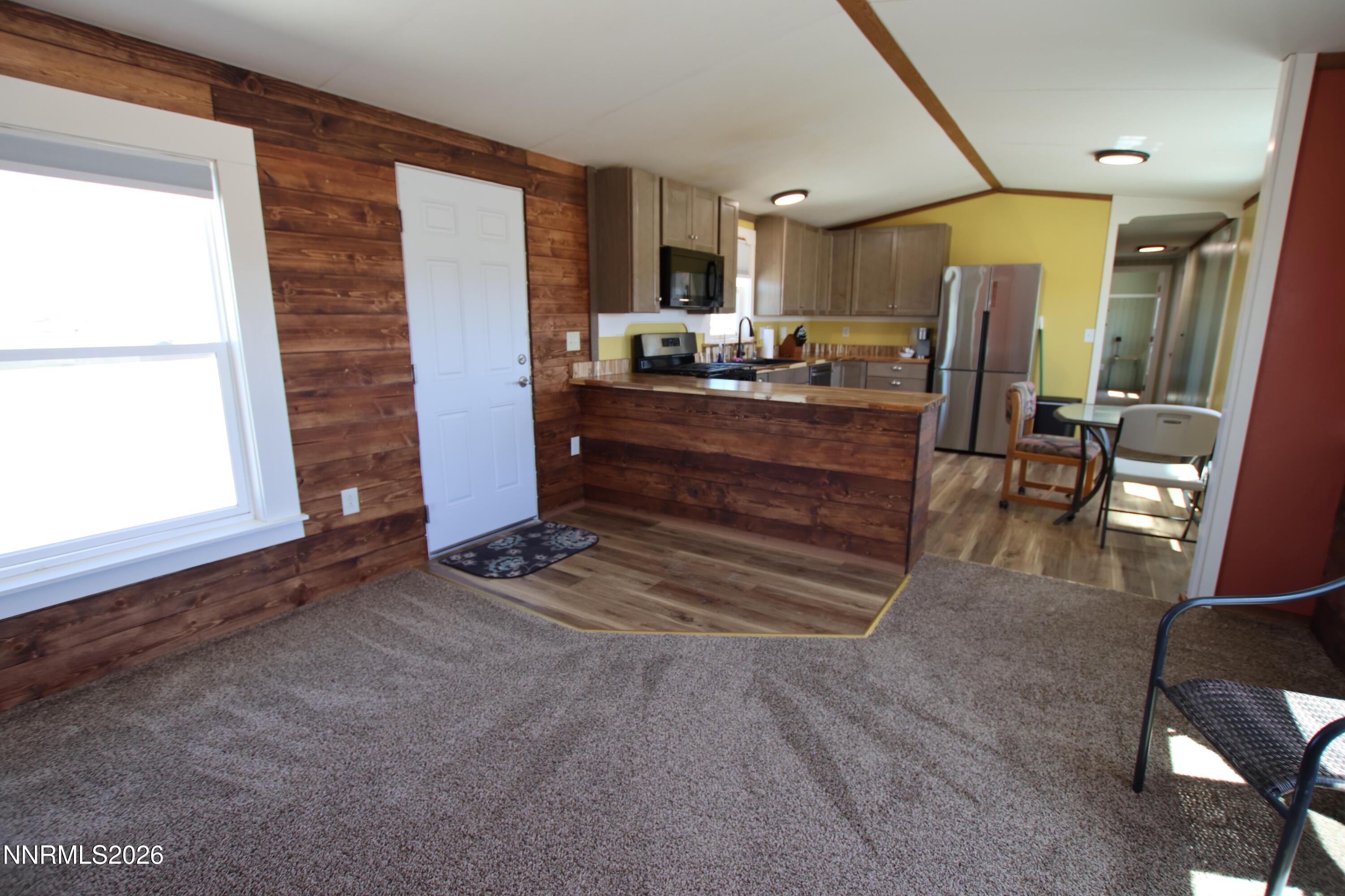8 Falcon Way Yerington, NV 89447 - Photo 5 of 28 7U3A3710