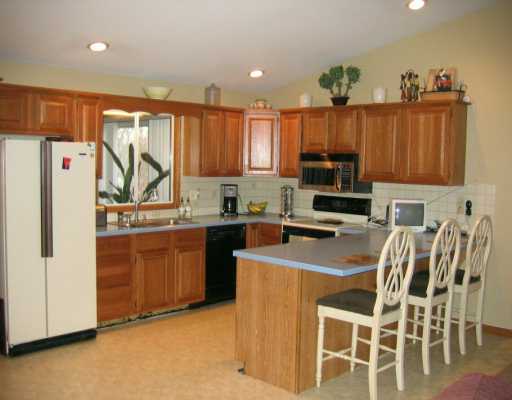 163 North Brayton Road Tiverton, RI 02878 - Photo 5 of 8 Kitchen.