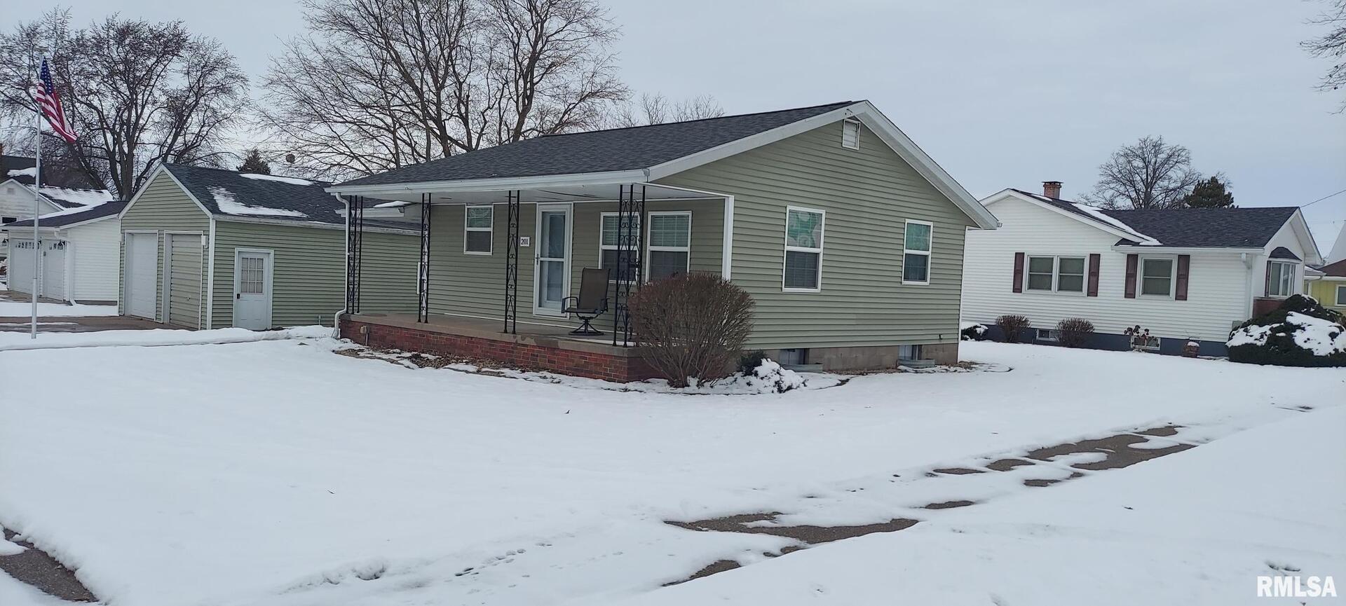 201 West E Street Alpha, IL 61413 - Photo 2 of 38