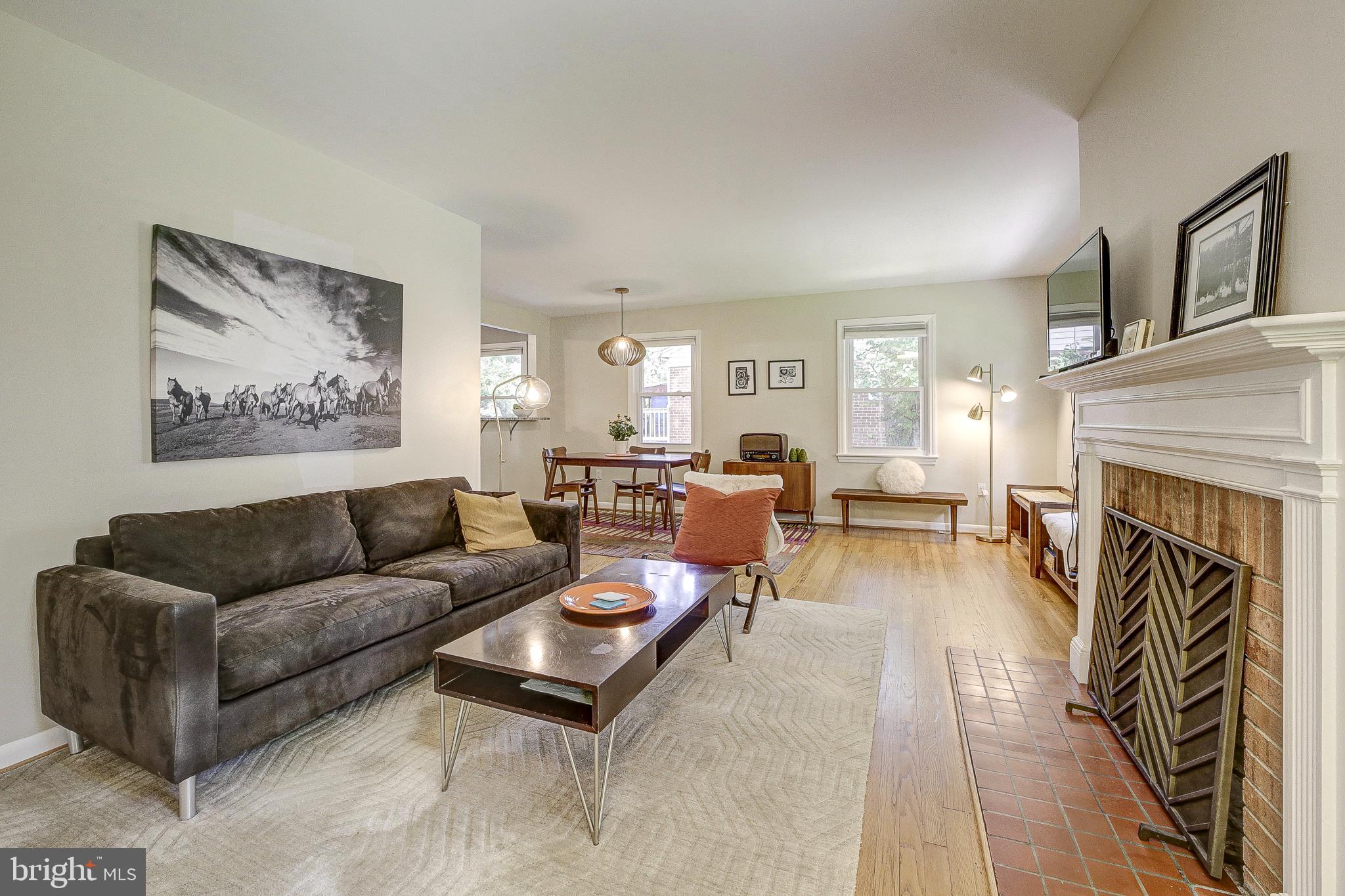 11436 Mapleview Drive Silver Spring, MD 20902 - Photo 3 of 37