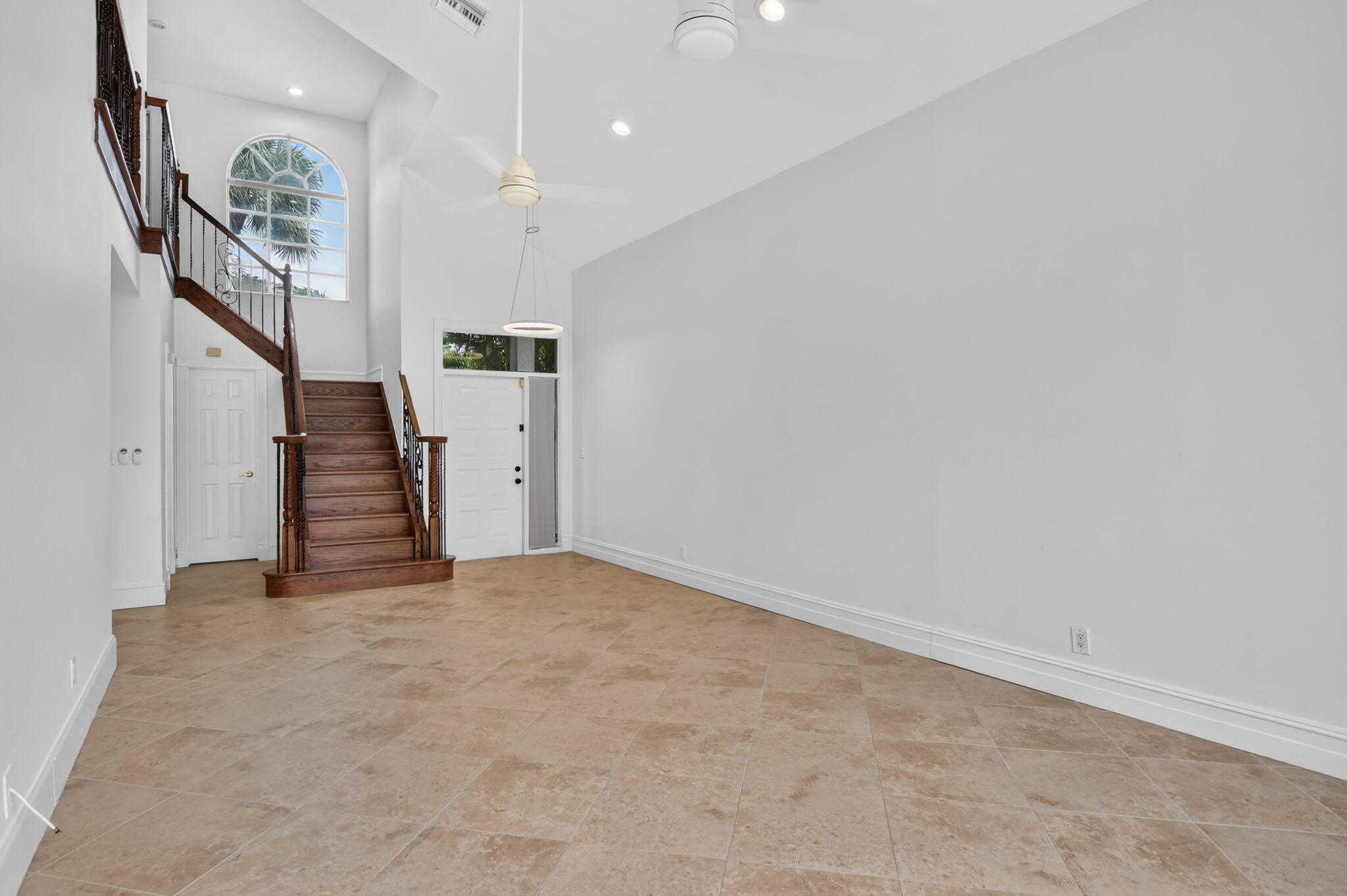 23338 La Vida Way Boca Raton, FL 33433 - Photo 13 of 52 Living Room