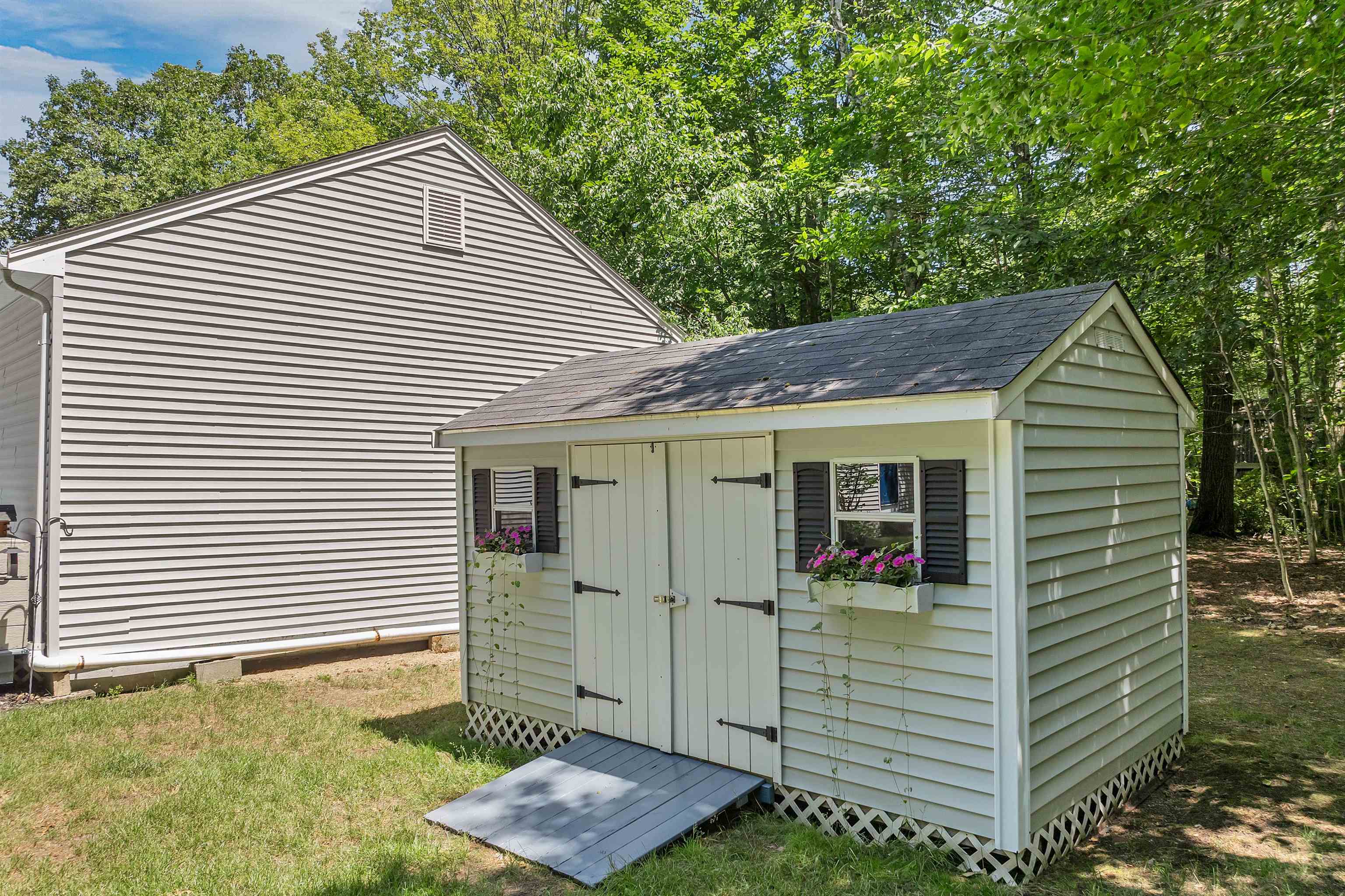 13 Evergreen Drive Bow, NH 03304 - Photo 34 of 36