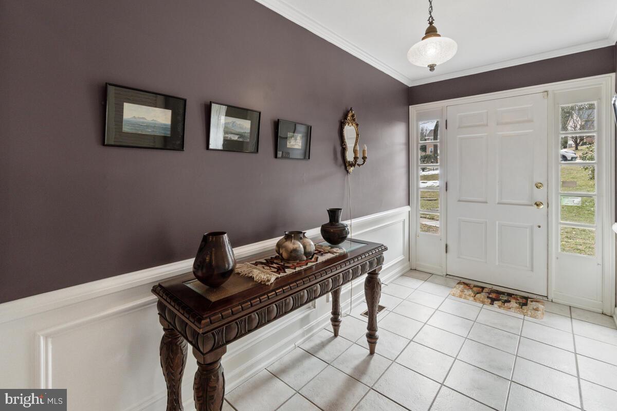 1016 Valewood Road Towson, MD 21286 - Photo 6 of 45 Foyer