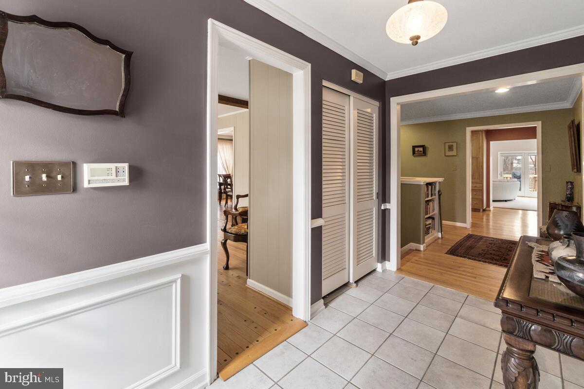 1016 Valewood Road Towson, MD 21286 - Photo 7 of 45 Foyer