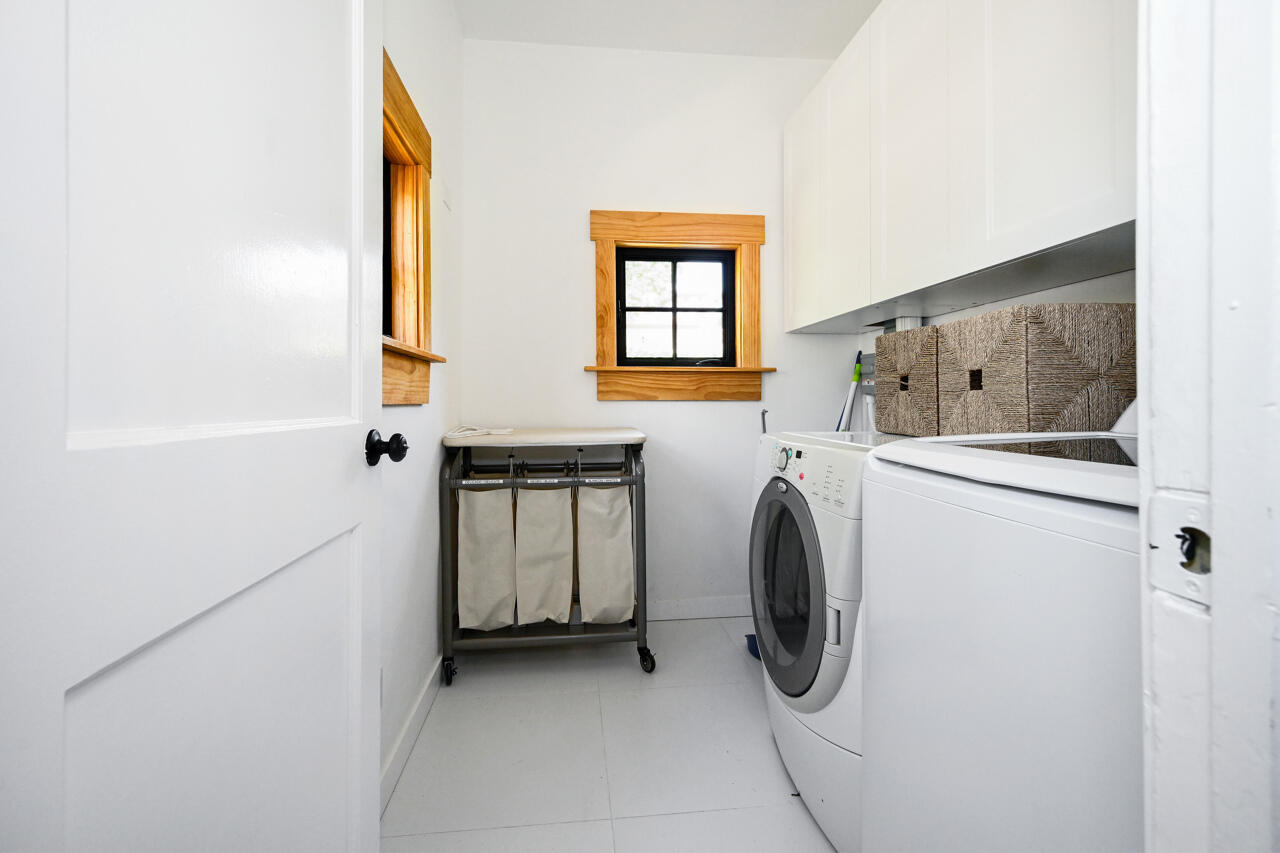 801 Hibiscus Street Boca Raton, FL 33486 - Photo 27 of 60 Laundry-Room.jpg