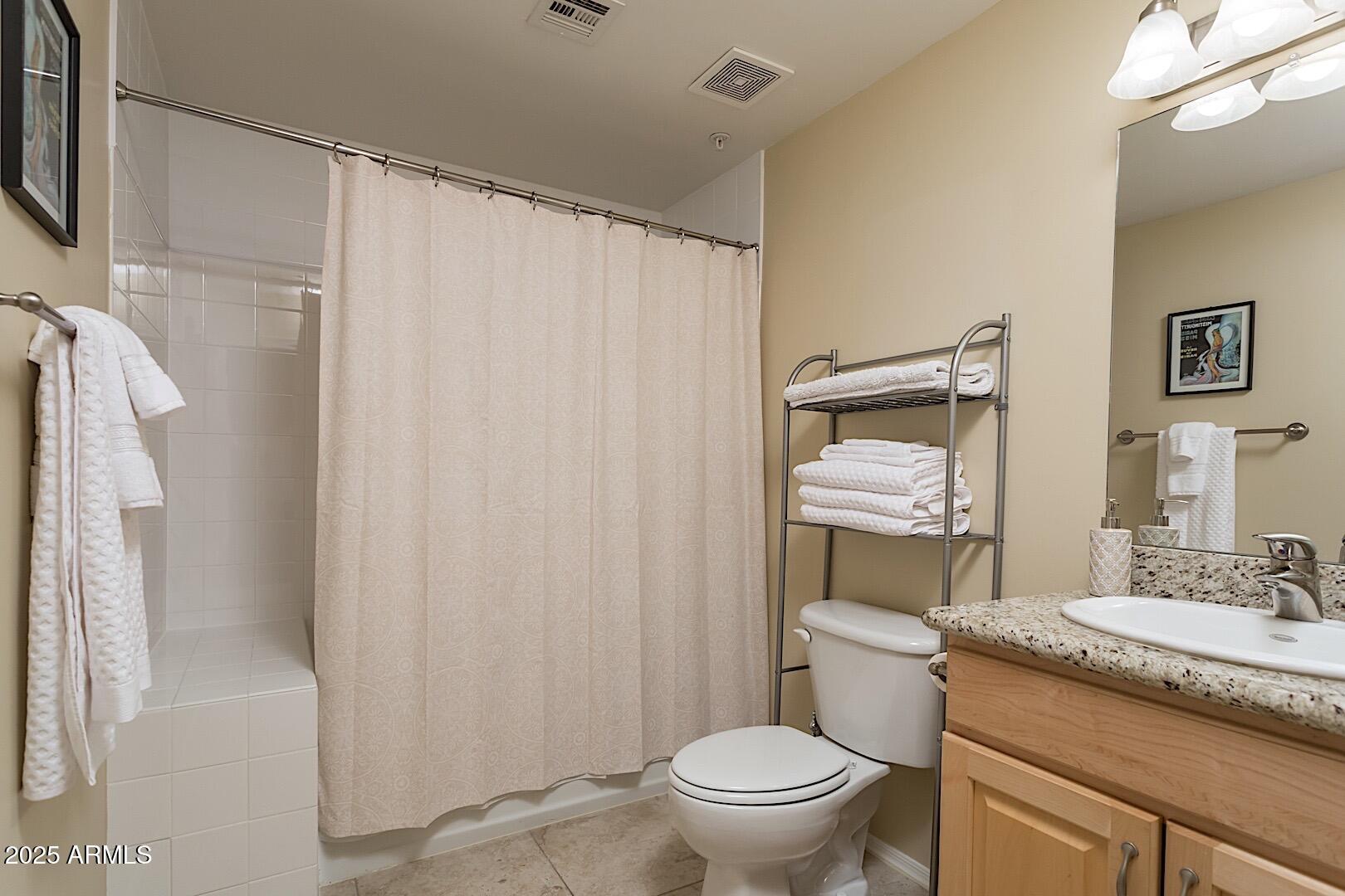 7609 East Indian Bend Road, Unit 2015 Scottsdale, AZ 85250 - Photo 12 of 17 Guest Bathroom