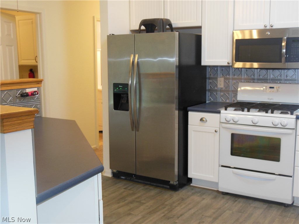 7703 Lake Road East Madison, OH 44057 - Photo 7 of 35 Gallery Image 7