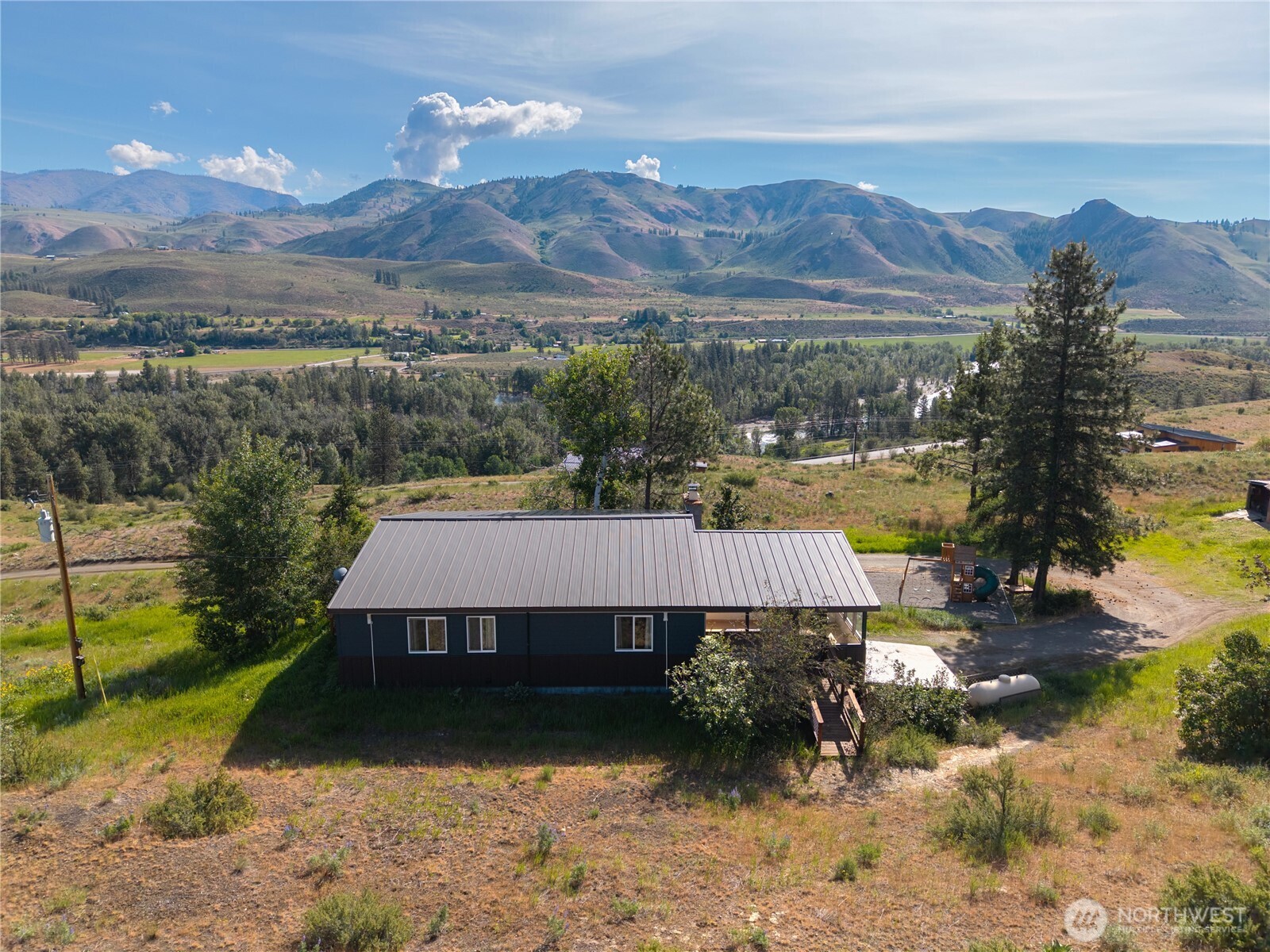 29 Signal Hill Road Twisp, WA 98856 - Photo 4 of 40