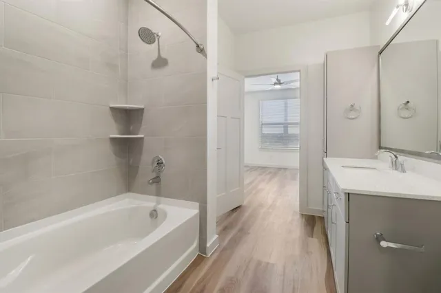 $1,319 | 405 North Ewing Avenue, Unit 308, Dallas, TX 75203