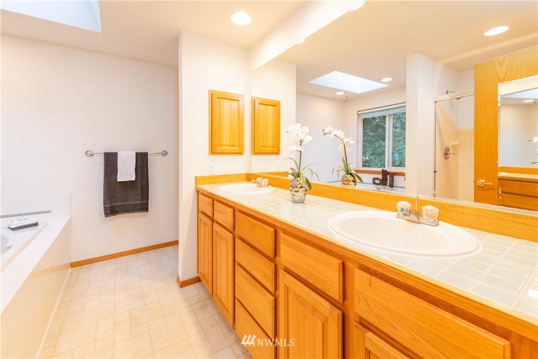 9635 Regency Loop Southeast Olympia, WA 98513 - Photo 12 of 25 Gallery Image 12