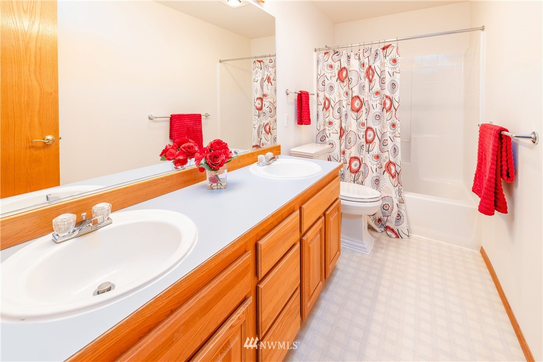 9635 Regency Loop Southeast Olympia, WA 98513 - Photo 16 of 25 Gallery Image 16