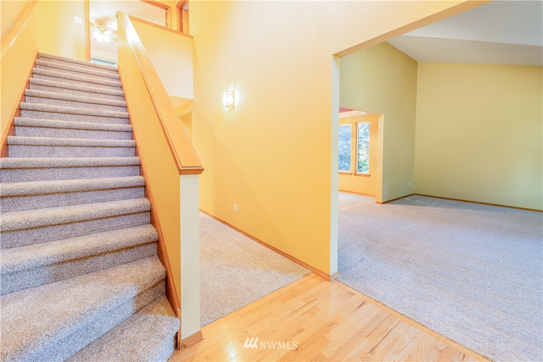 9635 Regency Loop Southeast Olympia, WA 98513 - Photo 4 of 25 Gallery Image 4