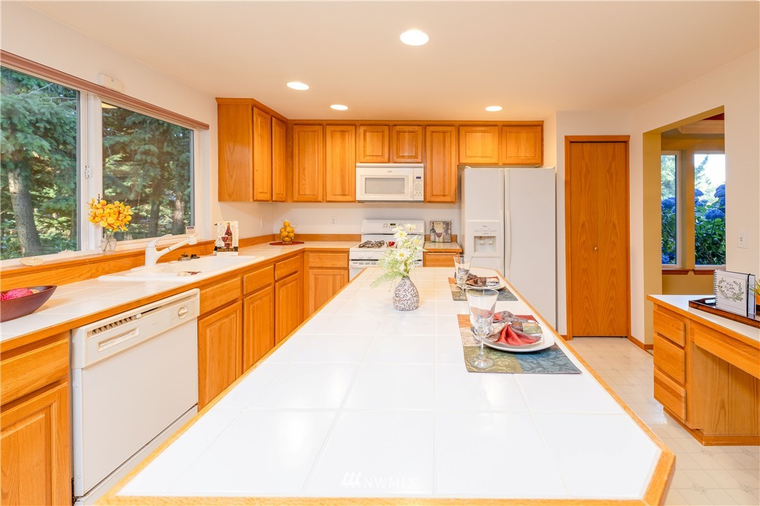 9635 Regency Loop Southeast Olympia, WA 98513 - Photo 6 of 25 Gallery Image 6