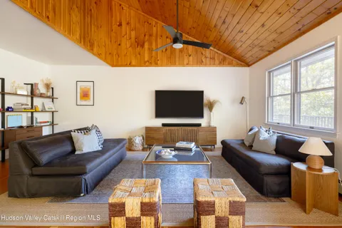 $599,000 | 211 Hastings Court, Grahamsville, NY 12740