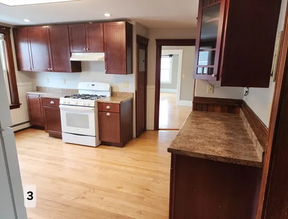 $2,050 | 21 Windham Street, Unit 3, Worcester, MA 01610