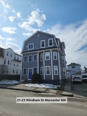 $2,050 | 21 Windham Street, Unit 3, Worcester, MA 01610