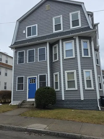 $2,050 | 21 Windham Street, Unit 3, Worcester, MA 01610