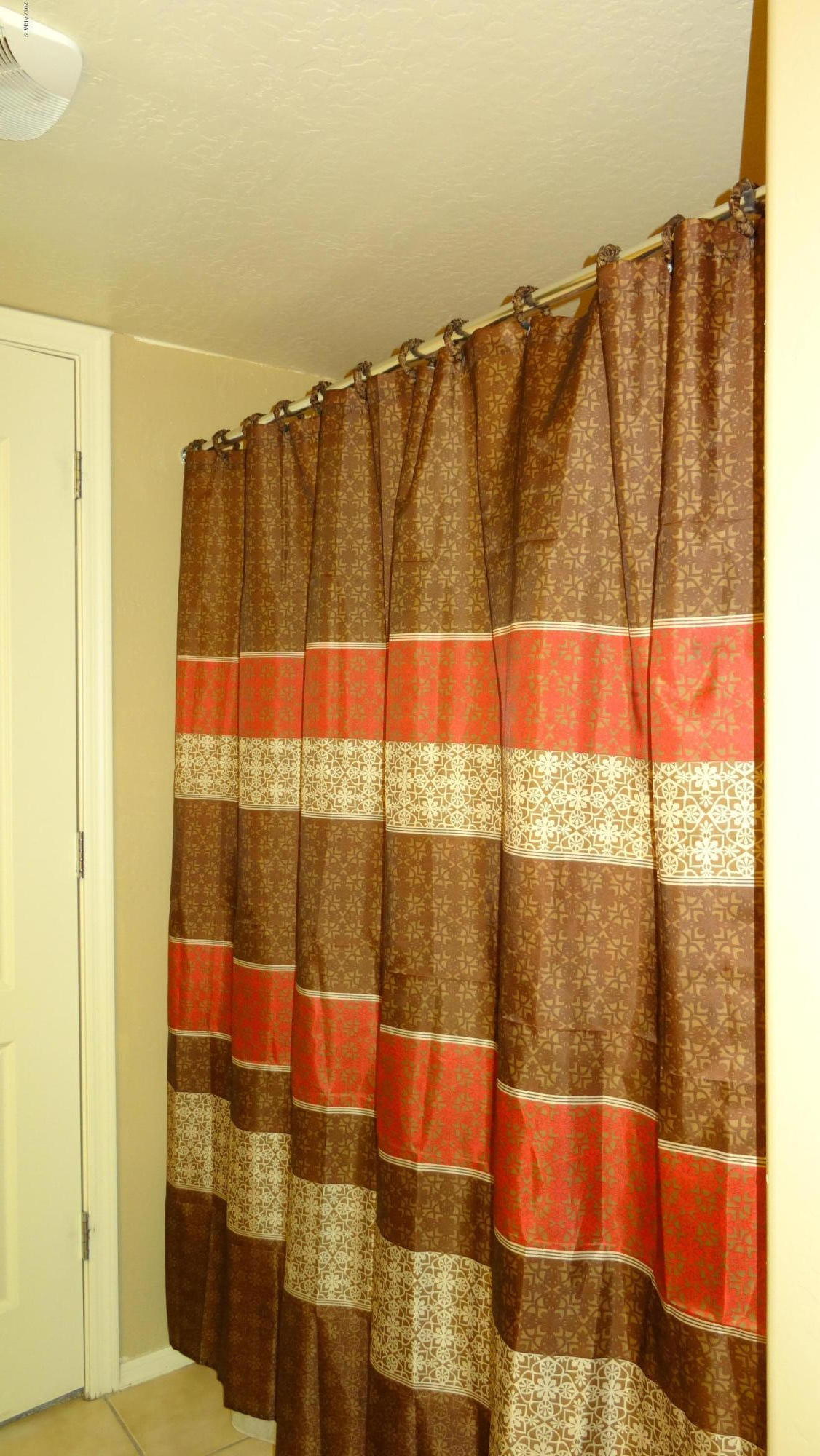 3250 West Greenway Road, Unit 101 Phoenix, AZ 85053 - Photo 7 of 37 DSC04095