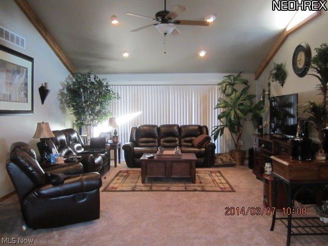 2405 Reeves Road Northeast Warren, OH 44483 - Photo 2 of 21 Gallery Image 2