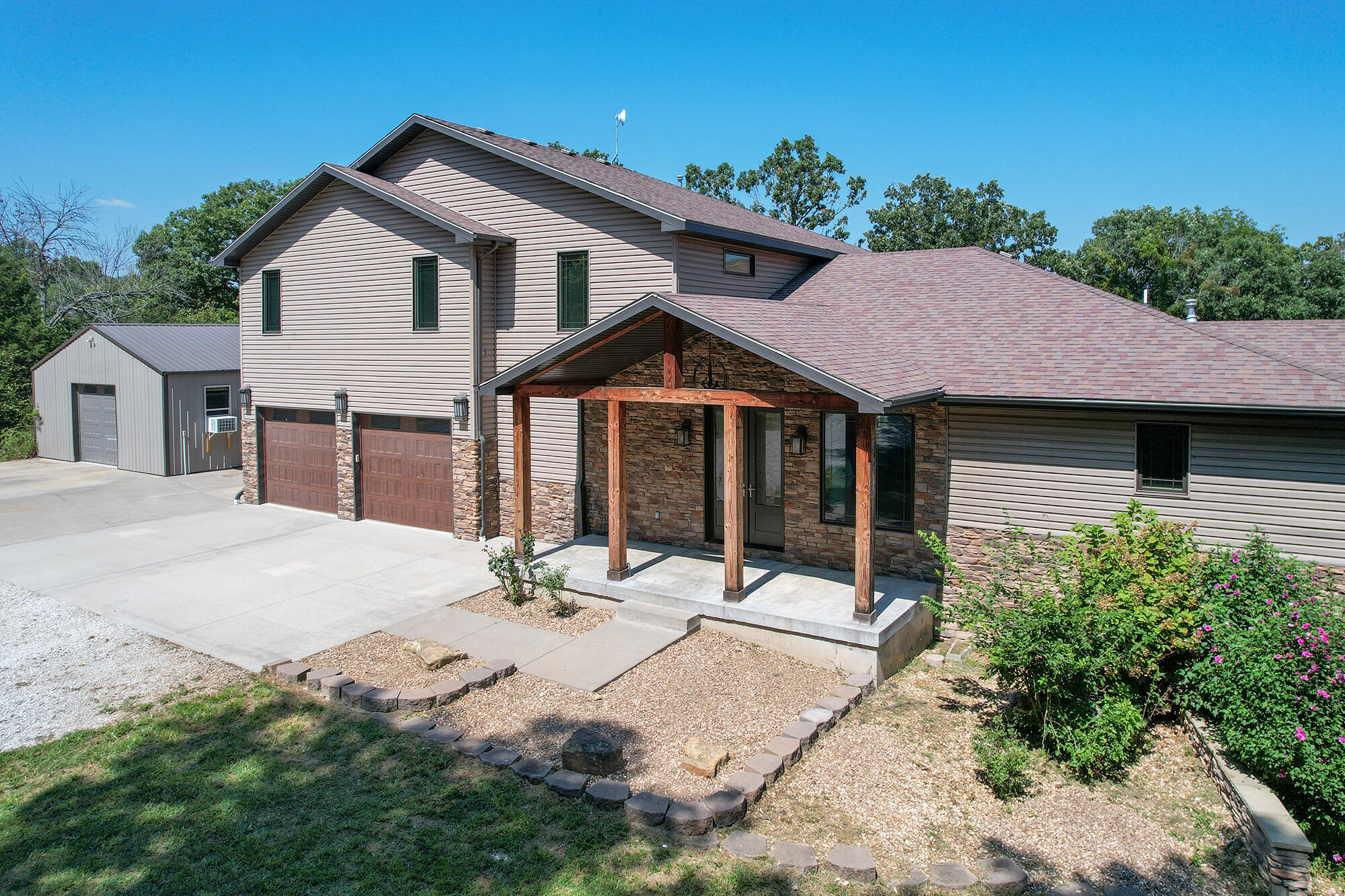 1547 East 432 Road Bolivar, MO 65613 - Photo 1 of 1 07