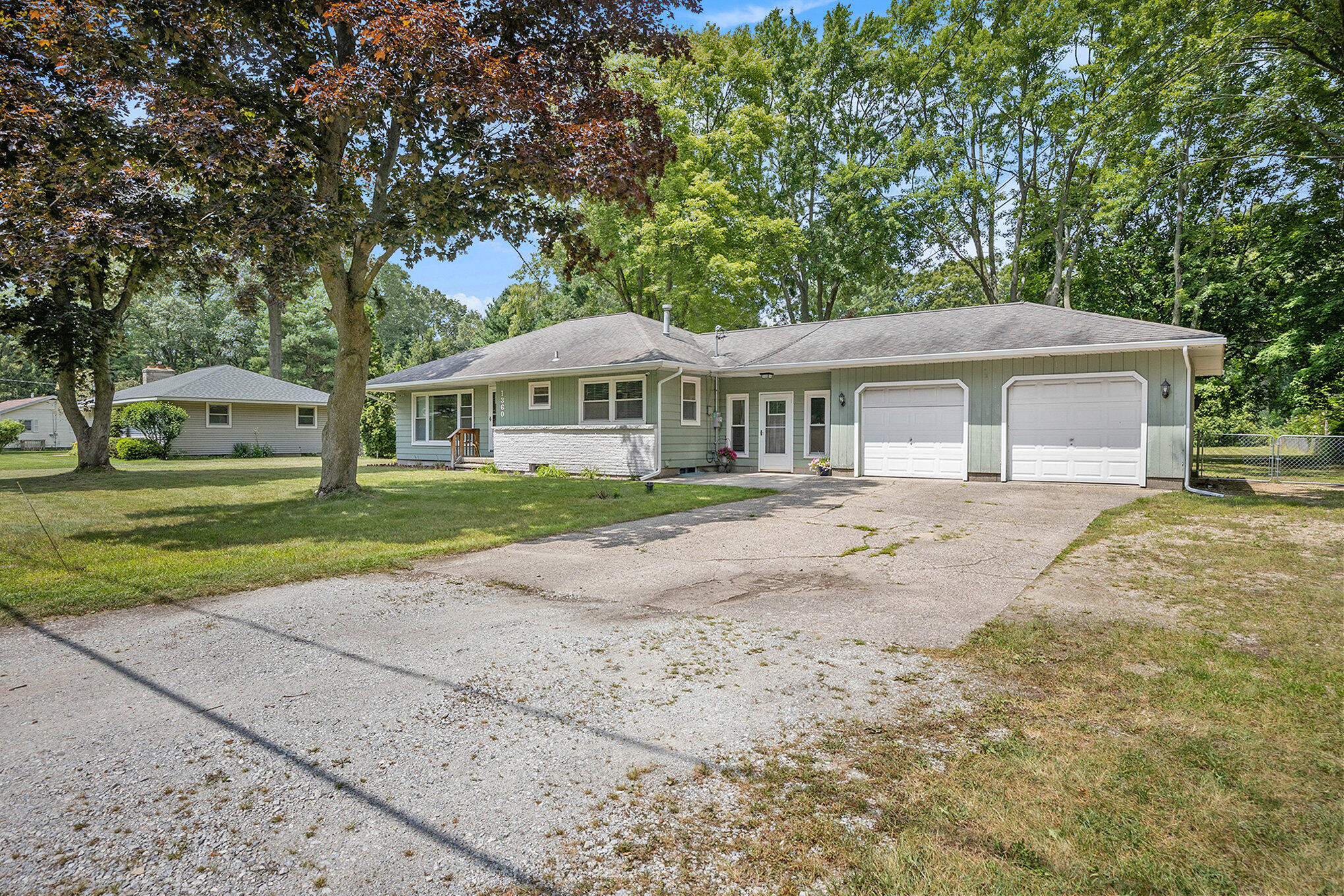 1360 Logan Road Muskegon, MI 49445 - Photo 3 of 32 003_1360_logan-51