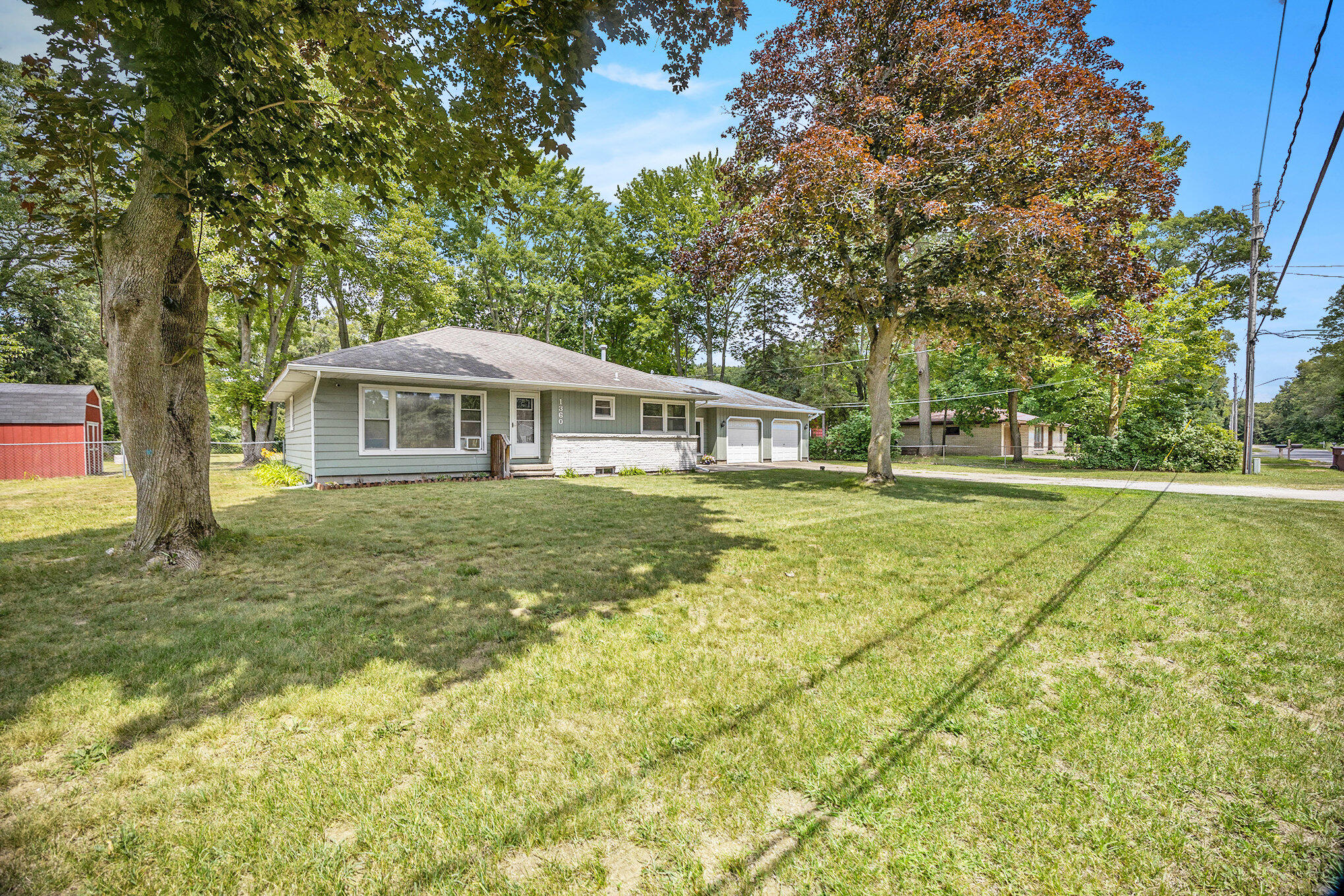 1360 Logan Road Muskegon, MI 49445 - Photo 4 of 32 004_1360_logan-55