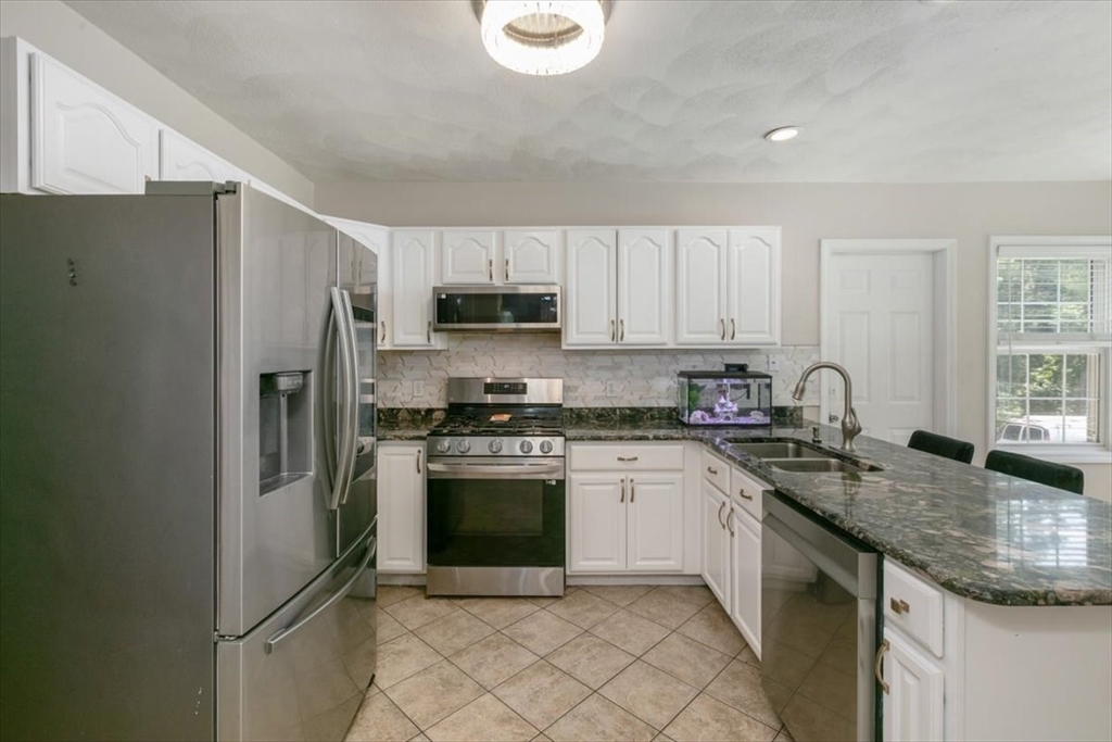 10 Blye Road Haverhill, MA 01832 - Photo 9 of 42