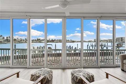 $1,250,000 | 322 Harbour Drive, Unit 103A, Naples, FL 34103