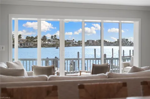 $1,250,000 | 322 Harbour Drive, Unit 103A, Naples, FL 34103