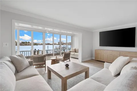 $1,250,000 | 322 Harbour Drive, Unit 103A, Naples, FL 34103