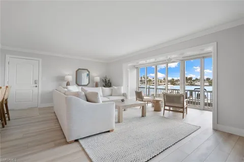 $1,250,000 | 322 Harbour Drive, Unit 103A, Naples, FL 34103